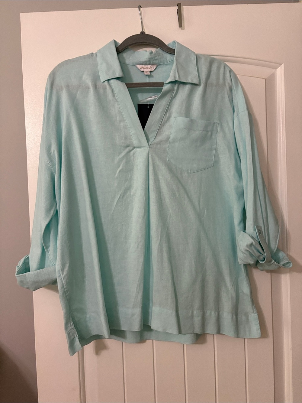 crown & ivy Light Aqua V-Neck Rolled Sleeve Tunic